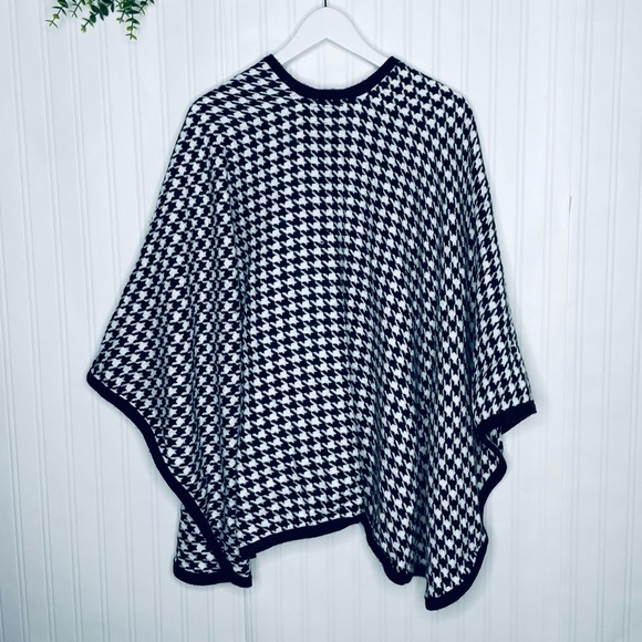 V. Fraas Houndstooth print Cape Shawl Poncho Cover O/S 100% Acrylic - Picture 16 of 16